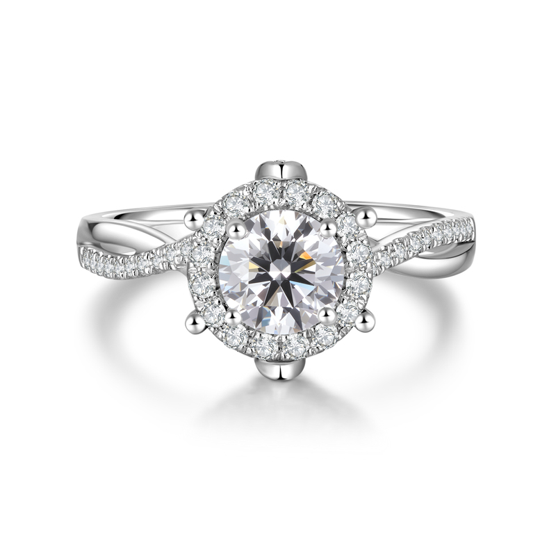 Pt950 Diamond Halo Ring | 0.63 Ct D-E Color VVS Clarity Twisted Band