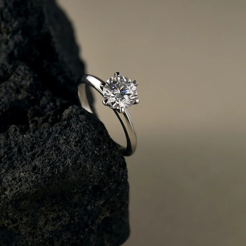 SOLITAIRE ENGAGEMENT RINGS