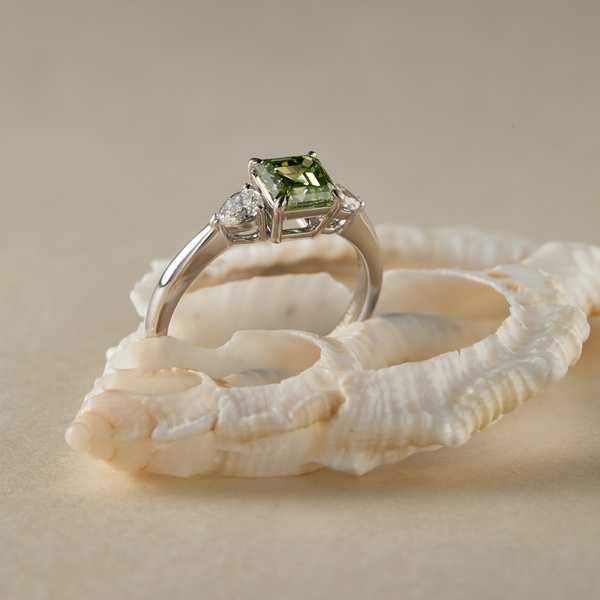 3-STONE ENGAGEMENT RINGS